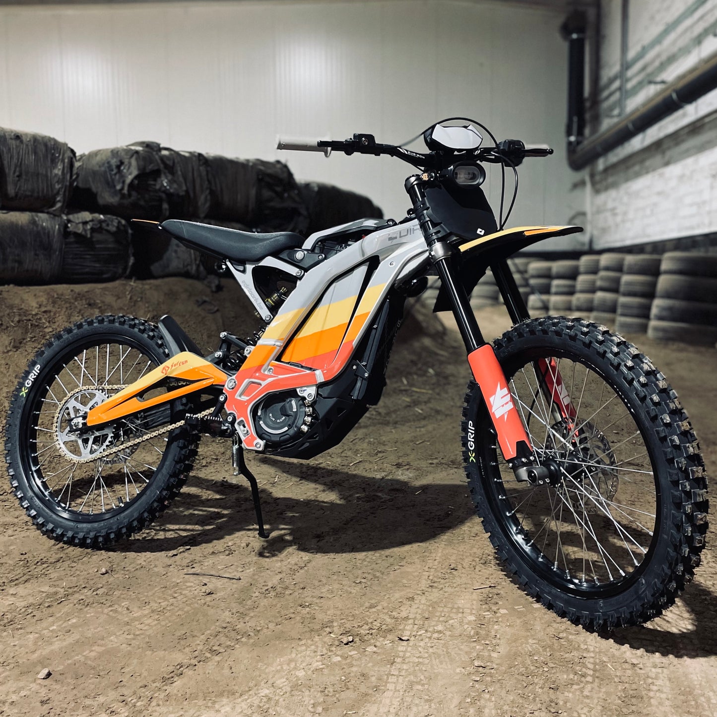 Sur-Ron Light Bee "Eightees Orange" edition - straat legaal